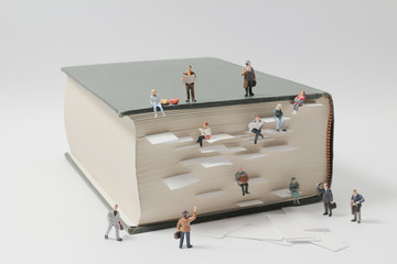 一批法律法规下月起施行！