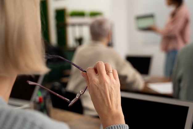 我国实行对外开放的根本目的是